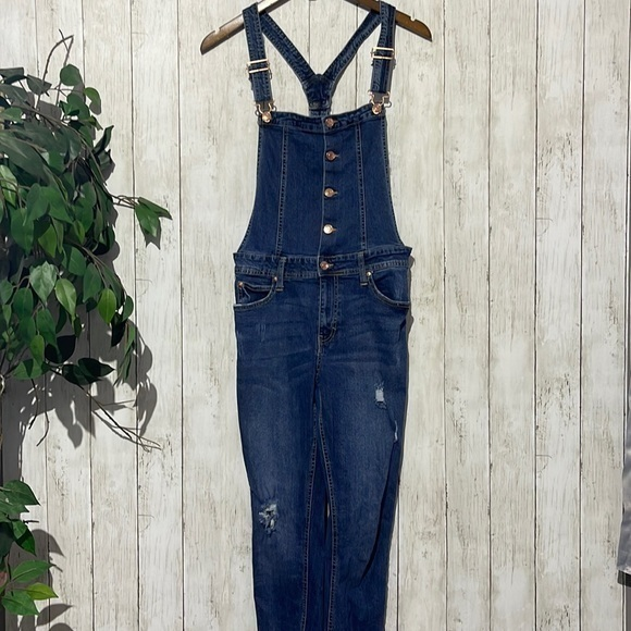 Celebrity Pink Distressed‎ Bib Overalls Juniors M Distressed Denim - Picture 1 of 7